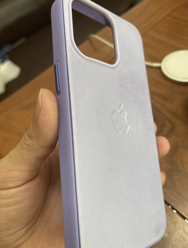 iPhone iOS iPhone 15 iPhone 15 Pro 顏色 配色 模型機 保護殼 編織保護殼 皮革保護殼