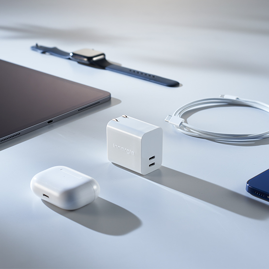 C4 Duo – Innergie 45瓦雙孔USB-C (Type-C)充電器內建獨家InnerShield™ 五大安全機制,符合國際多項安規認證,並提供全球3年的原廠保固,一顆充電器即可為手機、平板、電腦等各式3C產品提供安全