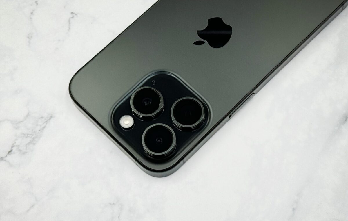 iPhone iOS iPhone 15 iPhone 15 Pro imos 保護貼 鏡頭貼 康寧玻璃保護貼 藍寶石玻璃鏡頭貼