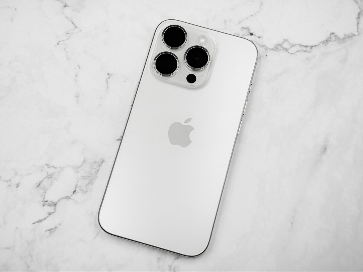 iPhone iOS iPhone 15 iPhone 15 Pro imos 保護貼 鏡頭貼 康寧玻璃保護貼 藍寶石玻璃鏡頭貼