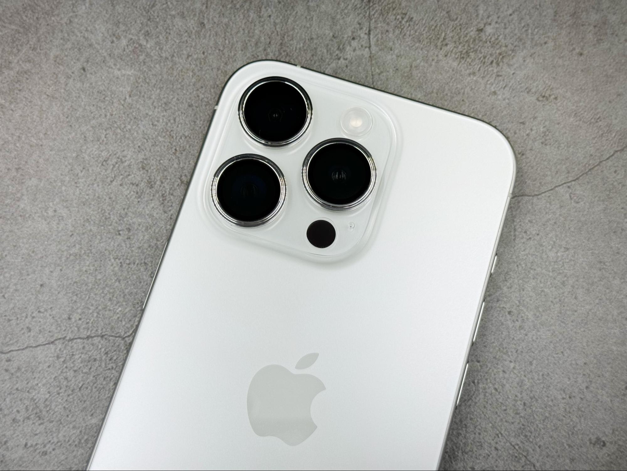 iPhone iOS iPhone 15 iPhone 15 Pro imos 保護貼 鏡頭貼 康寧玻璃保護貼 藍寶石玻璃鏡頭貼