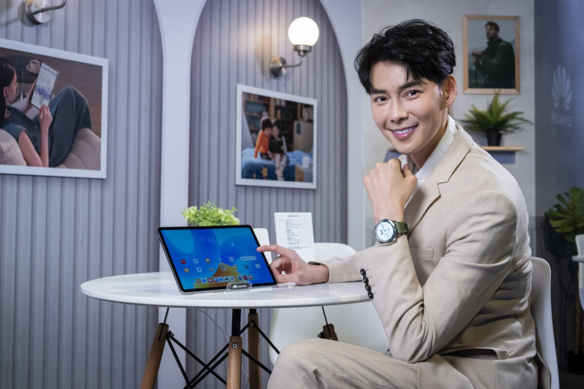 HUAWEI MatePad 11.5”擁有11.5吋大尺寸及120Hz高解析螢幕，可輕鬆符合工作及學習需求