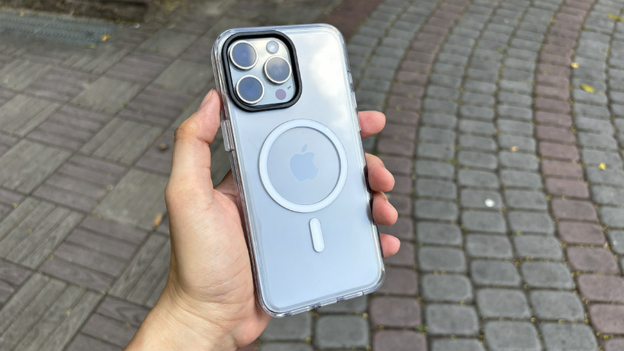 iPhone 鎖定畫面 背景圖片 上半部模糊