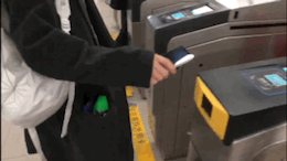 Apple 快速交通卡