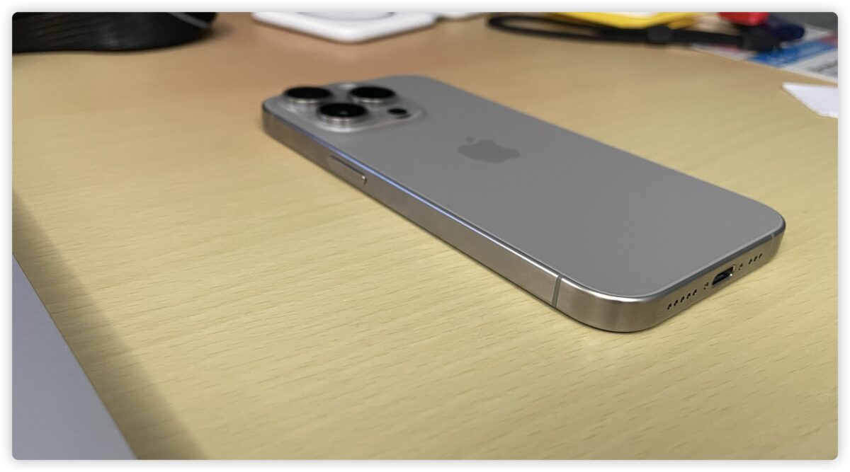 iPhone 清潔 螢幕 邊框 酒精 鈦金屬