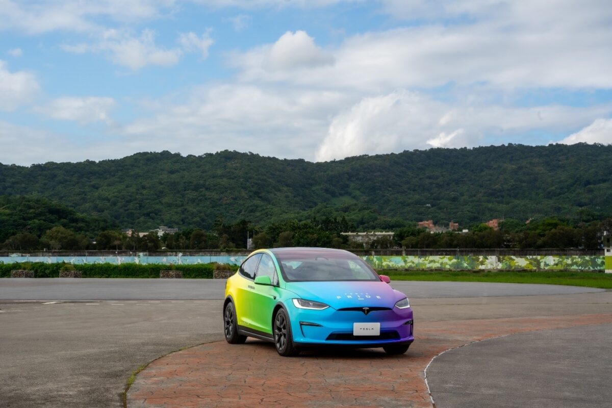 特斯拉 Tesla Drive with Pride 與驕傲同行
