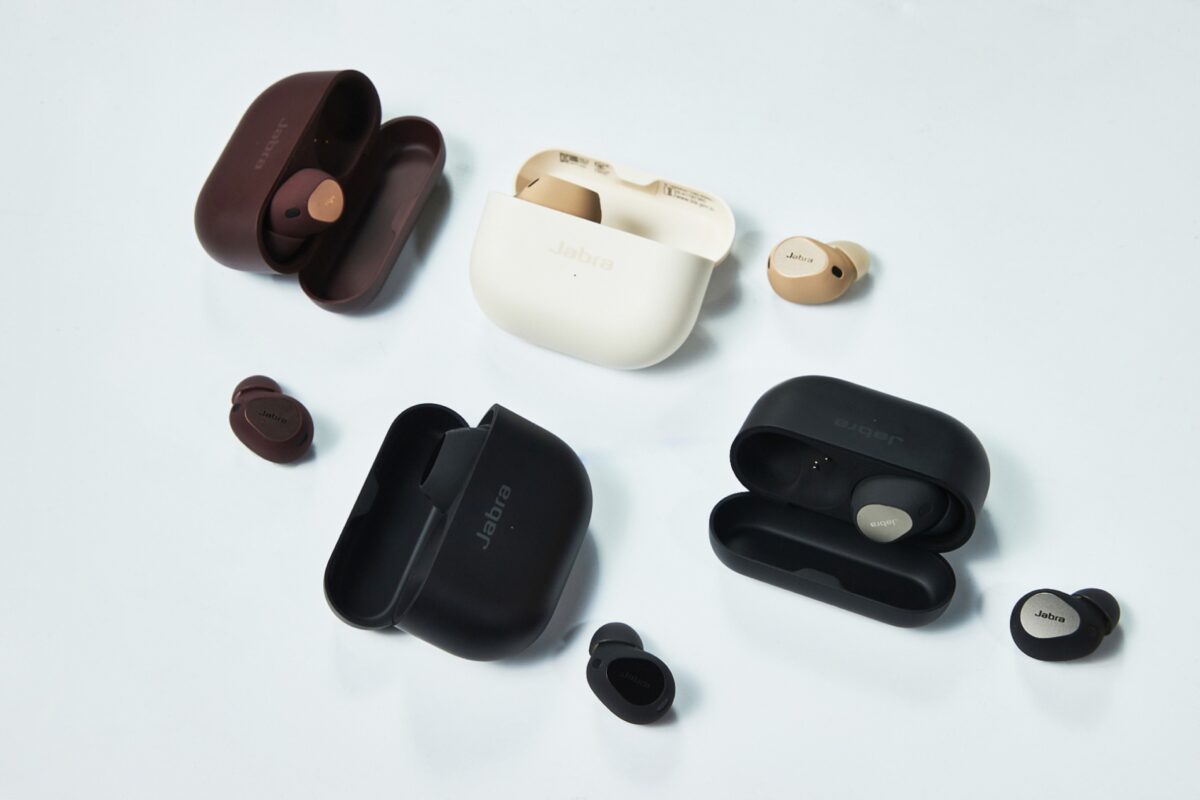 Jabra Elite 10 推出可可棕、奶油白、鈦黑色以及鏡面黑,4款時尚質感新色售價為 8,990 元。