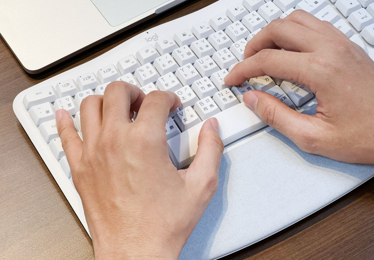 羅技 Logitech WAVE KEYS LIFT