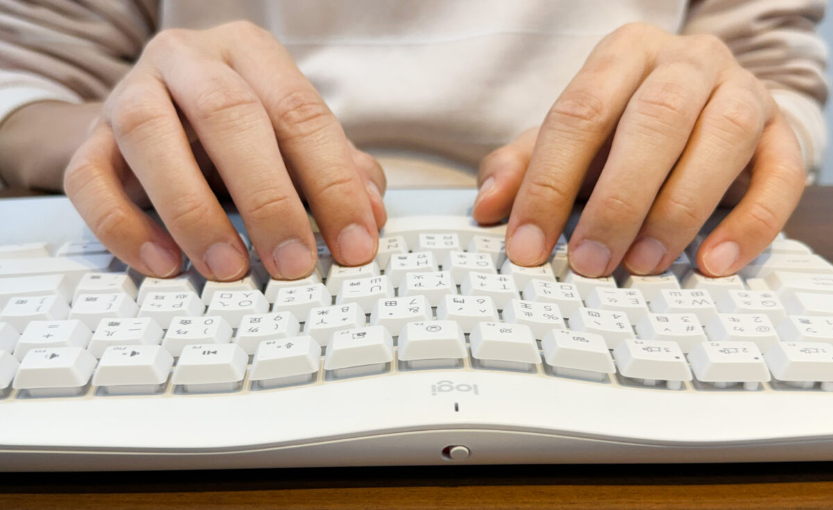 羅技 Logitech WAVE KEYS LIFT