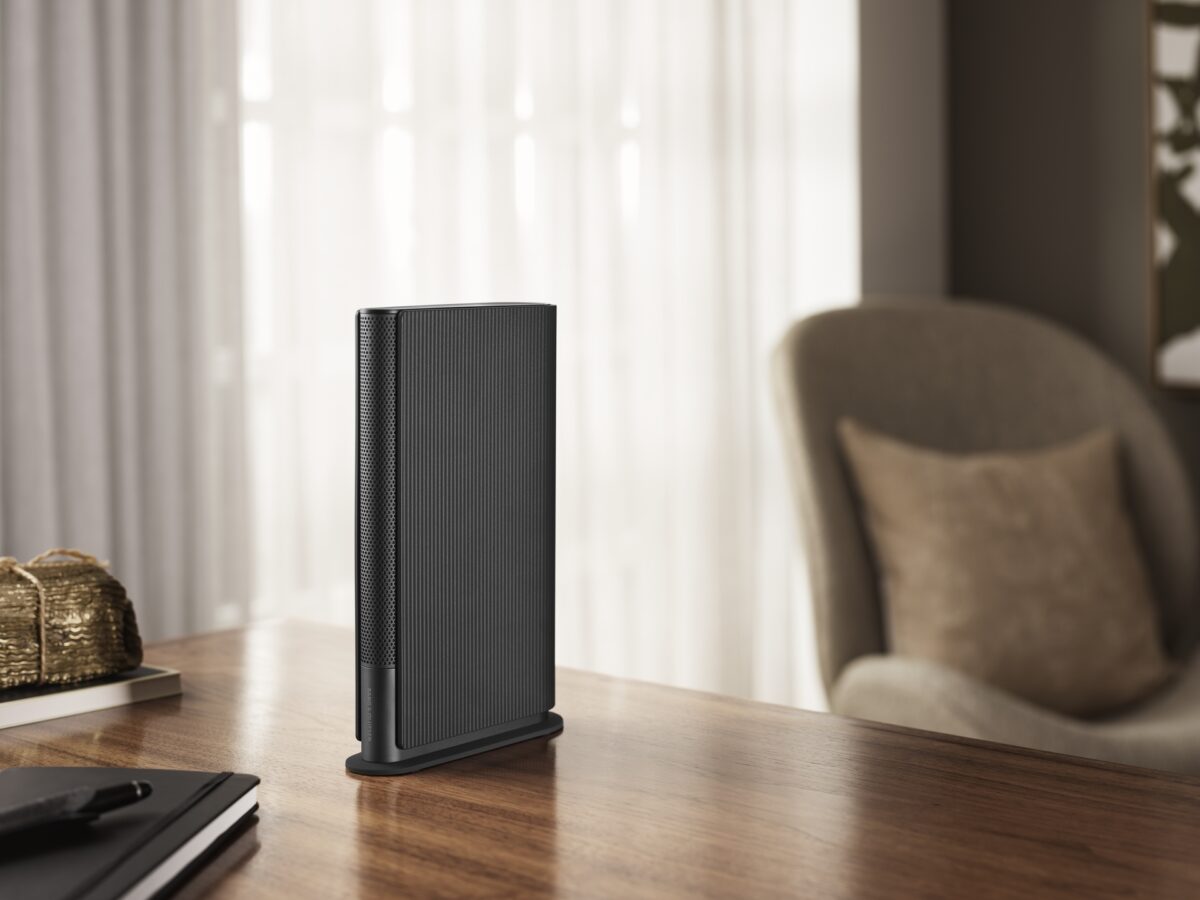 B&O Beosound Emerge 尊爵黑，建議零售價：NT$ 22,990