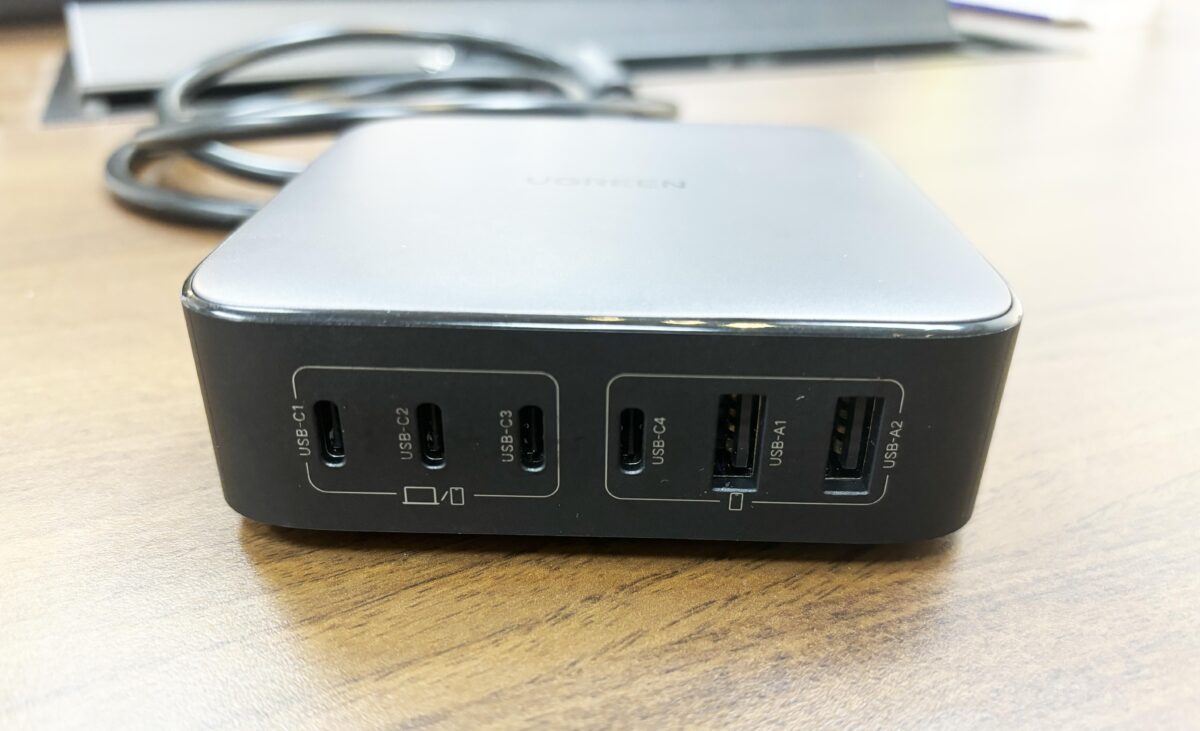 UGREEN 充電器外觀介紹