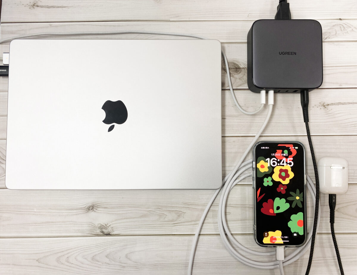 UGREEN 充電器 首尾圖