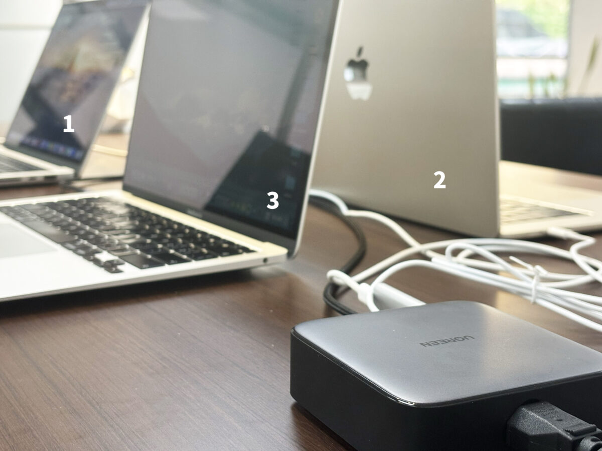 UGREEN 三台筆電同時快充 電量 30% 以下