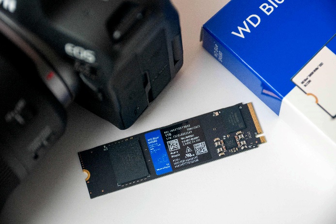 「重量級」檔案阻礙 vlog 剪輯速度？SSD 加速創作腳步！