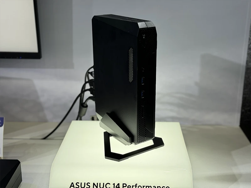 ASUS COMPUTEX 2024  ESC AI POD AI 伺服器