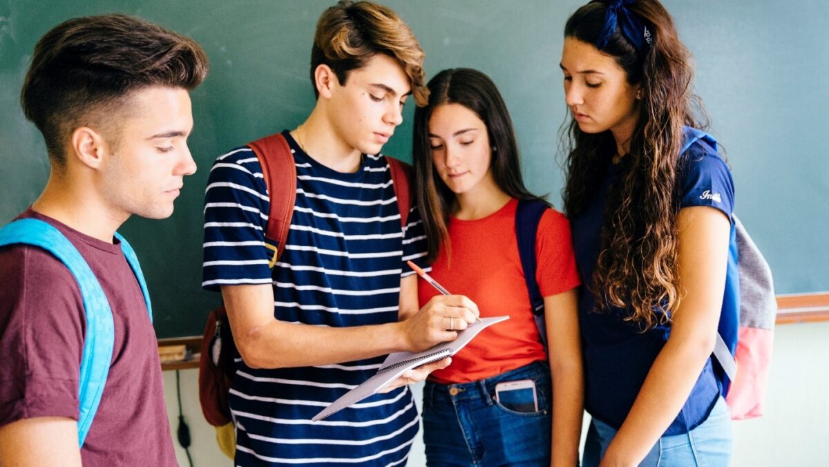Apple BTS BTS Back to School 2024 Apple BTS 教育優惠方案 返校方案 購買資格 資格 Apple BTS 資格 Apple BTS 購買資格