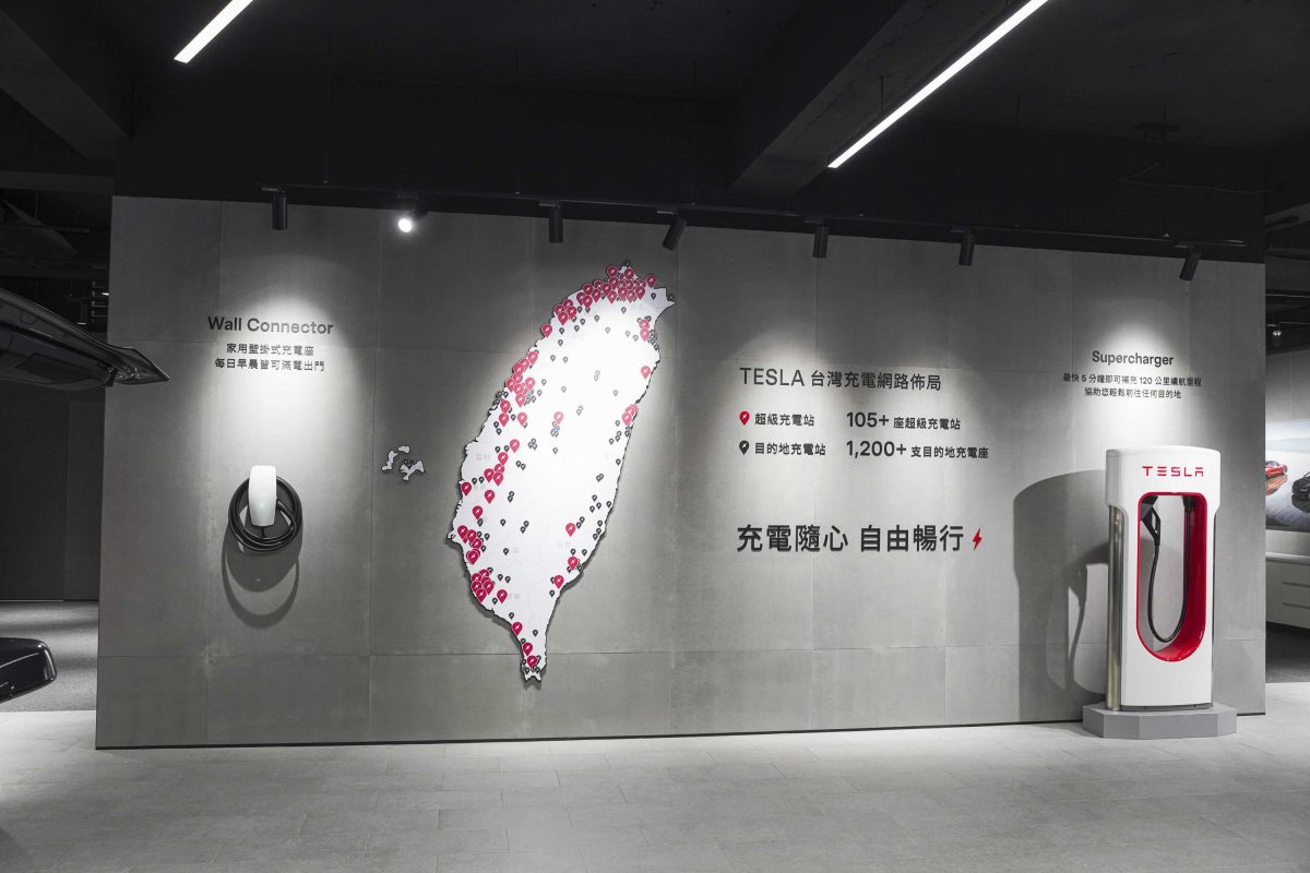 特斯拉 Tesla 街邊體驗店 特斯拉桃園文中體驗店
