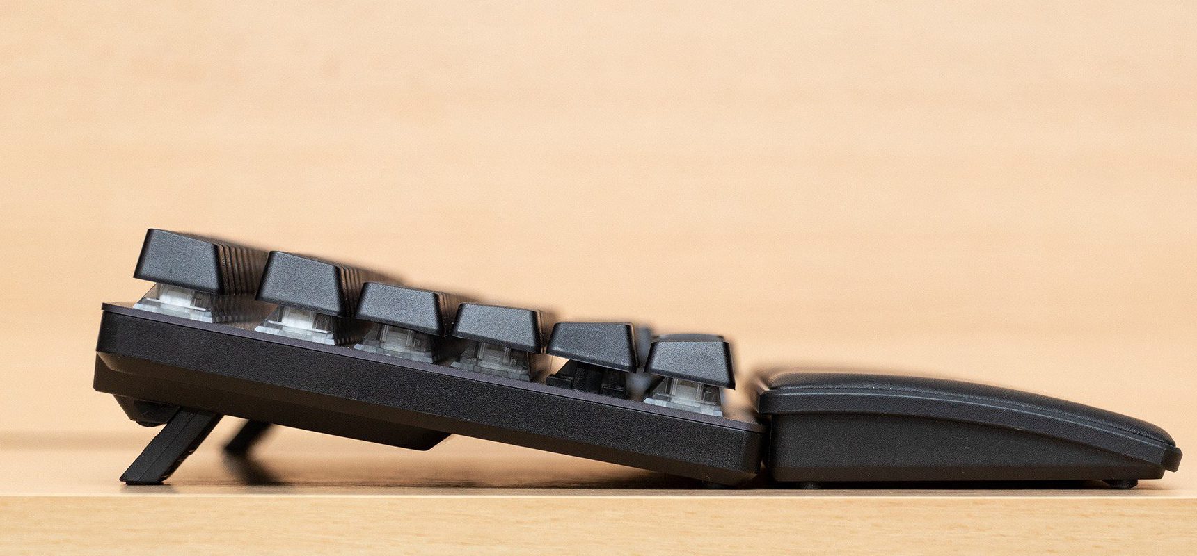 無線鍵盤推薦 irocks Logitech ROCCAT ASUS Razer Ducky Lexma actto