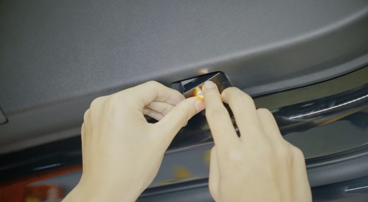 特斯拉 Tesla Model 3 Model Y 迎賓燈 特斯拉迎賓燈 特斯拉迎賓燈安裝 Model 3 迎賓燈 Model Y 迎賓燈