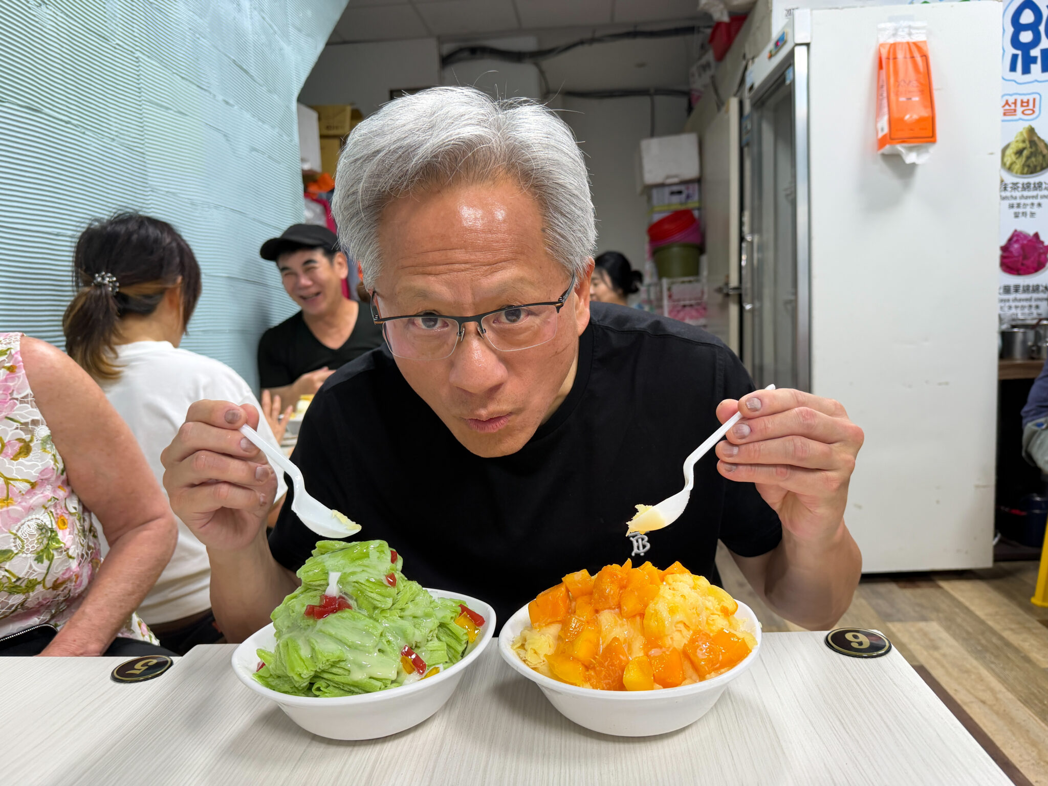 黃仁勳來台行程之一，吃芒果冰。圖源：NAVDIA 官網